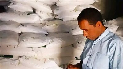 ضبط 31 طن سكر مجهول المصدر داخل مخزن بمحافظة المنيا