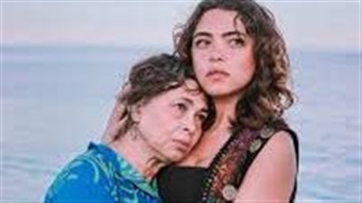 المذيعة آية شعيب بنت الفنانة لبنى ونس تحكي عن تعرضها للتحرش