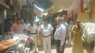 استمرار حملات رفع الإشغالات وتحسين مستوى الانضباط بمركز الفتح