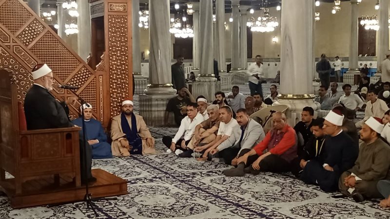 جانب من الفعاليات بمسجد الإمام الحسين 