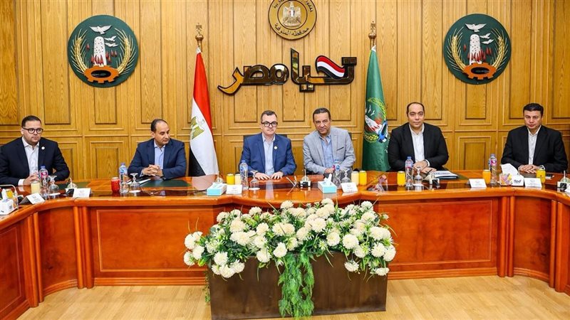 وزير التخطيط ومحافظ المنوفية 
