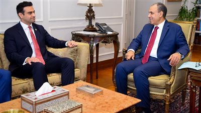 وزير الخارجية يلتقي عضو لجنة الخدمات العسكرية بمجلس النواب الأمريكي