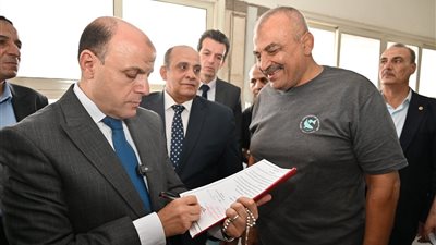محافظ الغربية يتابع شكاوى المواطنين ميدانيًا ويوجه بسرعة الاستجابة وتحسين الخدمات فورًا