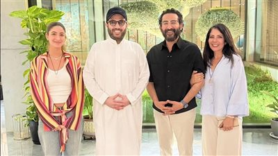 تركي آل الشيخ يعبر عن سعادته بزيارة منزل أحمد حلمي ومنى زكي