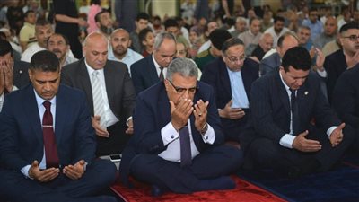 محافظ الدقهلية يؤدي صلاة عيد الأضحى المبارك بمسجد النصر بالمنصورة