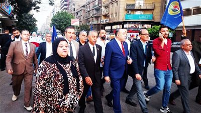 حماة الوطن بالجيزة يشارك الأهالي فرحة العيد بتوزيع الهدايا