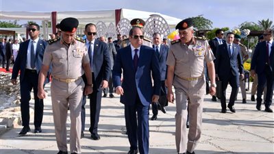 الرئيس السيسي يؤدي صلاة عيد الأضحى بمسجد الرحمن الرحيم