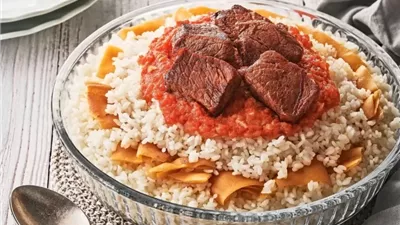 زيني بيها سفرة أول يوم العيد.. فتة باللحم الضاني بمذاق لا يقاوم  
