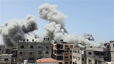 5 شهداء بينهم طفلتان وأكثر من 20 مصابًا بغارة إسرائيلية على منزل وسط غزة