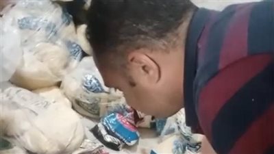 ضبط نصف طن جبن غير صالح للاستهلاك وغلق مخازن مخالفة بالمنيا