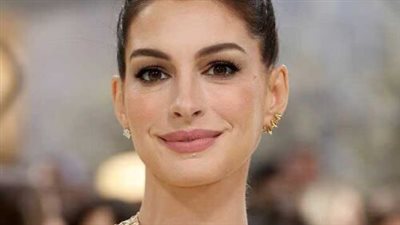 آن هاثاواي تكشف معاناة امتدت 10 سنوات مع مرض في العين