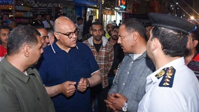  إغلاق وتشميع كافيهات مخالفة ويؤكد: “الطريق ملك للمواطن ولن نتهاون”