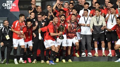 بالصور احتفالات فوز مصر على روسيا بحضور تامر حسني ومسئولي كرة القدم