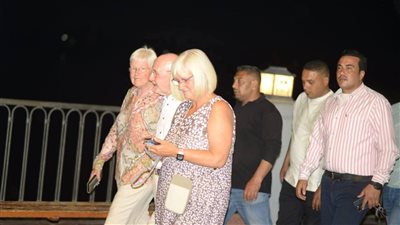  فوج سياحي أوروبي يشارك أهالي بني سويف الإحتفال بعيد الأضحى بممشى النيل