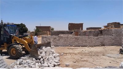 إزالة فورية لـ5 حالات تعد على أراض زراعية بأبوتيج خلال حملات الرصد والمتابعة