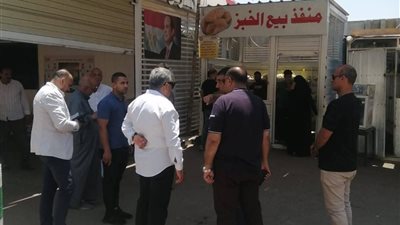 محافظ الدقهلية يتابع منافذ الخبز المدعم ويؤكد صرف 40 رغيفاً للمواطن يومياً