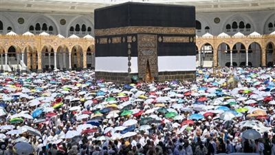 الحجاج المتعجلون يؤدون طواف الوداع                  
