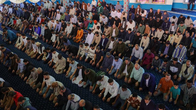 جانب من صلاة العيد في المركز الإسلامية 
