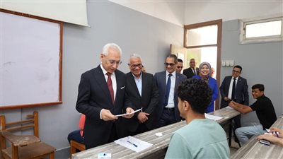رئيس جامعة المنيا يواصل جولاته للامتحانات بامتحانات كليات العلوم والتربية والزراعة والحاسبات