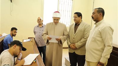  رئيس جامعة الأزهر يتابع امتحانات نهاية الفصل الدراسي الثاني بكليات البنين والبنات
