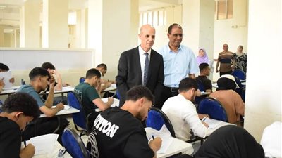 بعد ضبط غش بالسماعات.. رئيس جامعة بني سويف يعلن إجراءات حاسمة لضبط الامتحانات