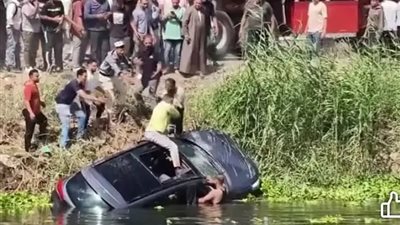 مصرع 7 أشخاص بينهم 3 أطفال إثر سقوط سيارة بترعة في البدرشين