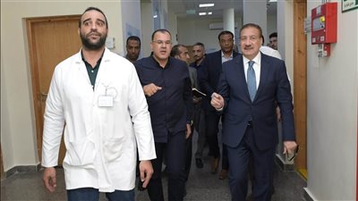محافظ بورسعيد يتفقد وحدة طب أسرة الحي الإماراتي لمتابعة مستوى الخدمات