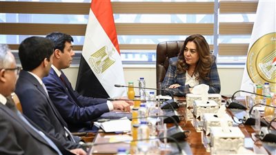 وزيرة التنمية المحلية تبحث مع أمين عام منظمة المدن العربية تبادل الخبرات 