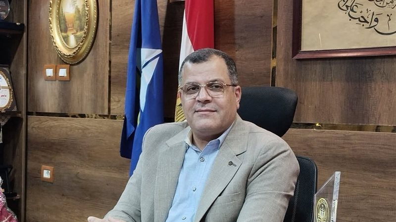 الدكتور ياسر عمارة وكيل تعليم دمياط 