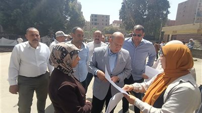  نائب محافظ الجيزة يتابع ميدانيا الموقف التنفيذي لمشروع الصرف الصحي بمنطقة المتربة