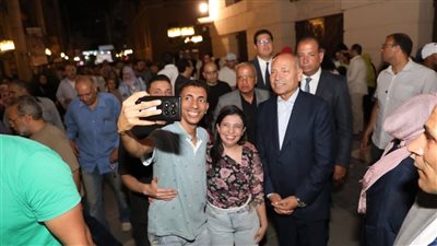 محافظ القاهرة يتفقد فعاليات مبادرة شارع الفن بوسط البلد