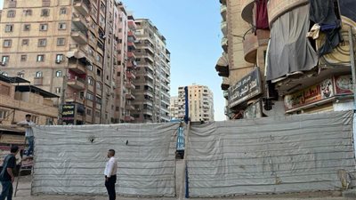  رعب في فيصل والهرم.. إخلاء عقارين مائلين وقطع المرافق لحماية السكان