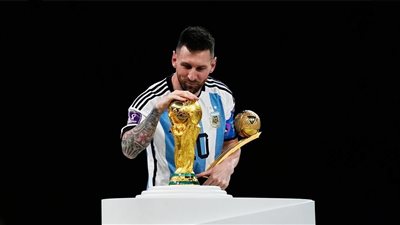 من ناسازي إلى ميسي.. أبرز المتوجين بجوائز الأفضل في كأس العالم تاريخيا
