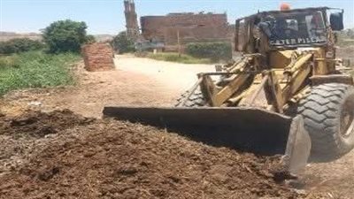 رفع 44 طنًا من المخلفات وإعادة فتح طريق مغلق منذ 10 سنوات بنجع حمادي
