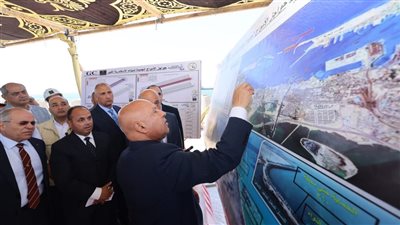 وزير النقل: محطة تحيا مصر استقبلت 463 سفينة بتداول 800 ألف حاوية ونمو 41%