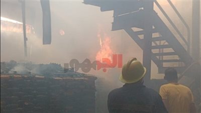 إخماد حريق داخل محل بسوق العبور في القاهرة ومنع امتداده للمحال المجاورة