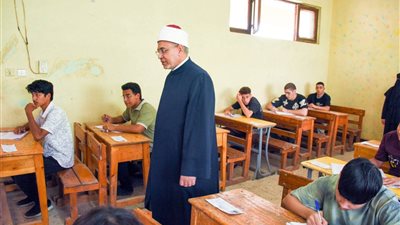 دعما للطلاب.. رئيس جامعة الأزهر يتفقد لجان الثانوية بمدينة نصر