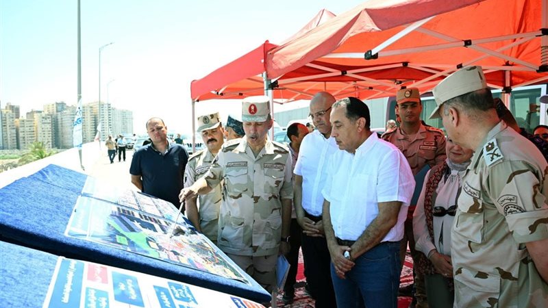 رئيس الوزراء يتفقد سير العمل بمشروع المرحلة الأولى 