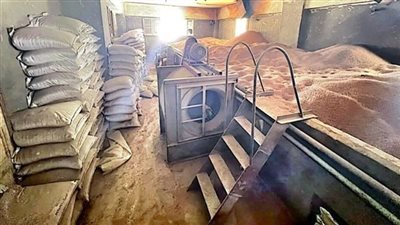 كشف مصنع أعلاف غير مرخص بداخله 4200 خامات غير معروفة.. وهذه عقوبة الجريمة
