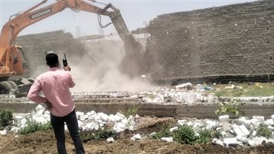 استرداد 4983 مترًا وإزالة 14 حالة تعدٍ على أراضي الدولة والزراعة
