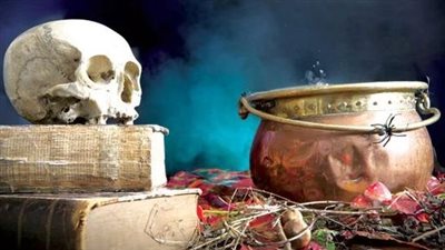 استشاري نفسي يحذر من الخرافات الشائعة: خمسة وخميسة لا أساس علمي لها