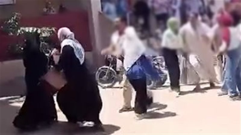 التعدي على معلمة