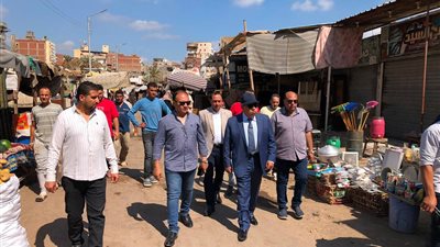 محافظ الدقهلية يقتحم سوق جديلة: لا تهاون مع الإشغالات أو جشع التجار