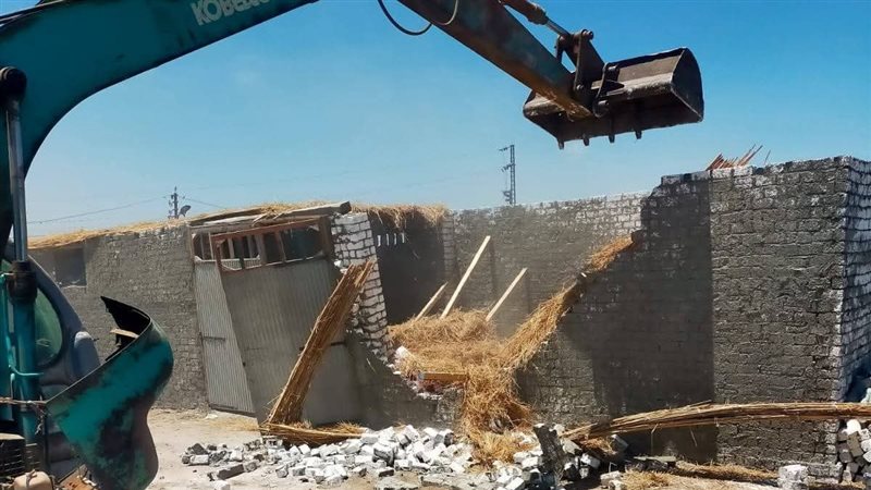 إزالة التعديات على الأراضي بالإسماعيلية 