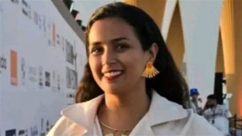 الطبيبة