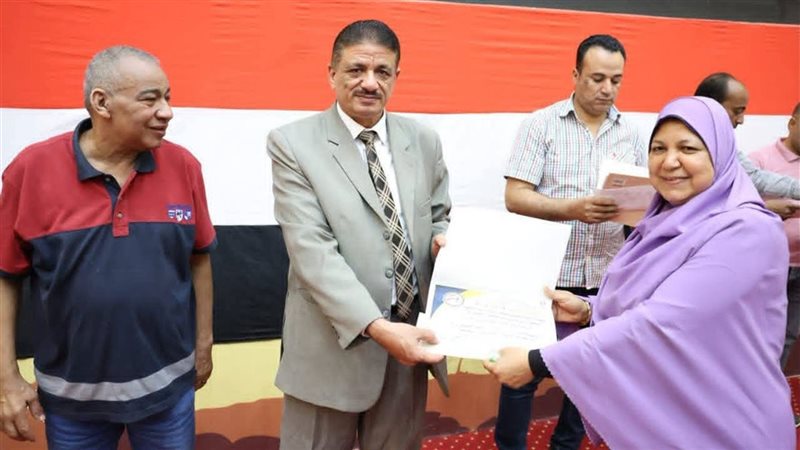 تكريم الفائزين بمسابقة العامل المثالي 
