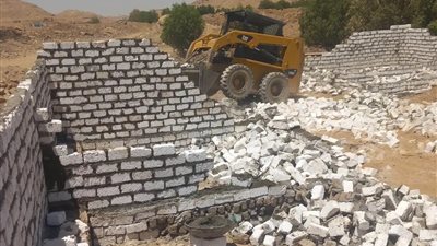 محافظ أسوان يتابع نتائج جهود إزالة التعديات ضمن المرحلة الثانية 