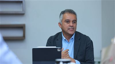 النائب أحمد فتحي يبحث تعزيز دمج ذوي الإعاقة بالمدارس والجامعات