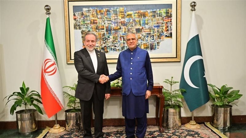 وزير الخارجية الإيراني ونظيره الباكستاني 
