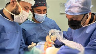 نجاح تدخل جراحي معقد لاستئصال ورم ضخم بقاع الجمجمة بمجمع الإسماعيلية الطبي
